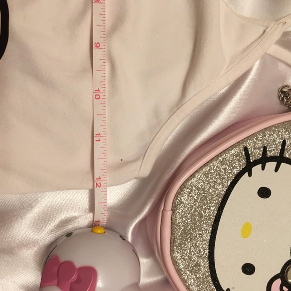 ADORABLE tank and hot shorts set with hello kitty and crystal details - Picture 12 of 14